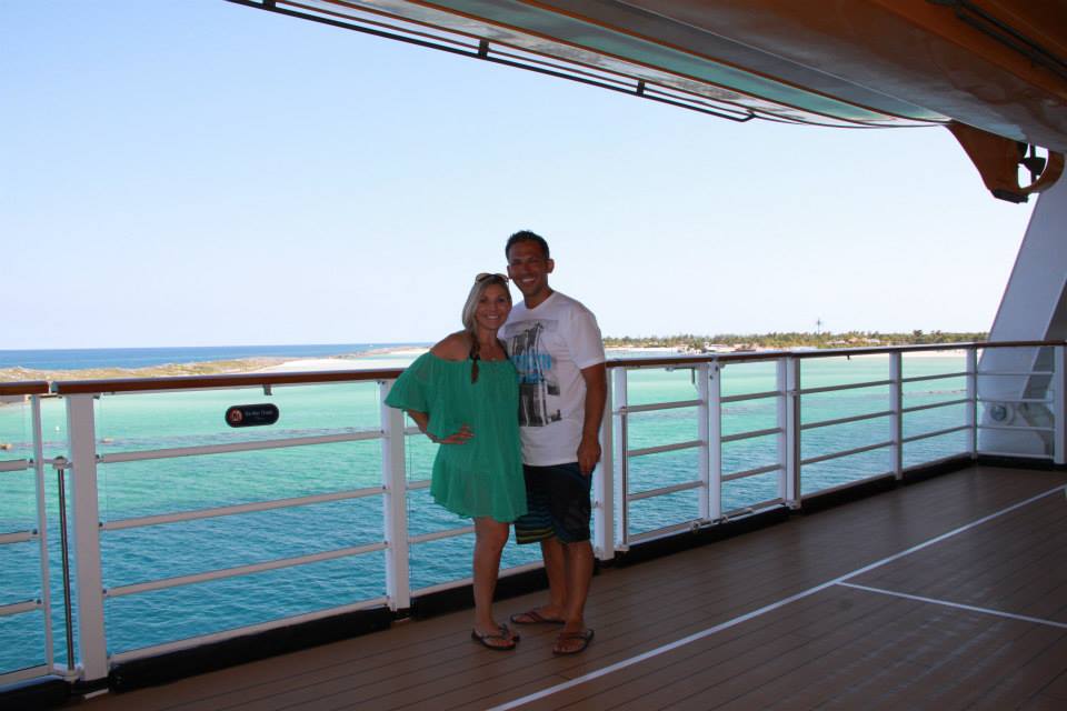 Couple on Disney Cruise | Global Munchkins